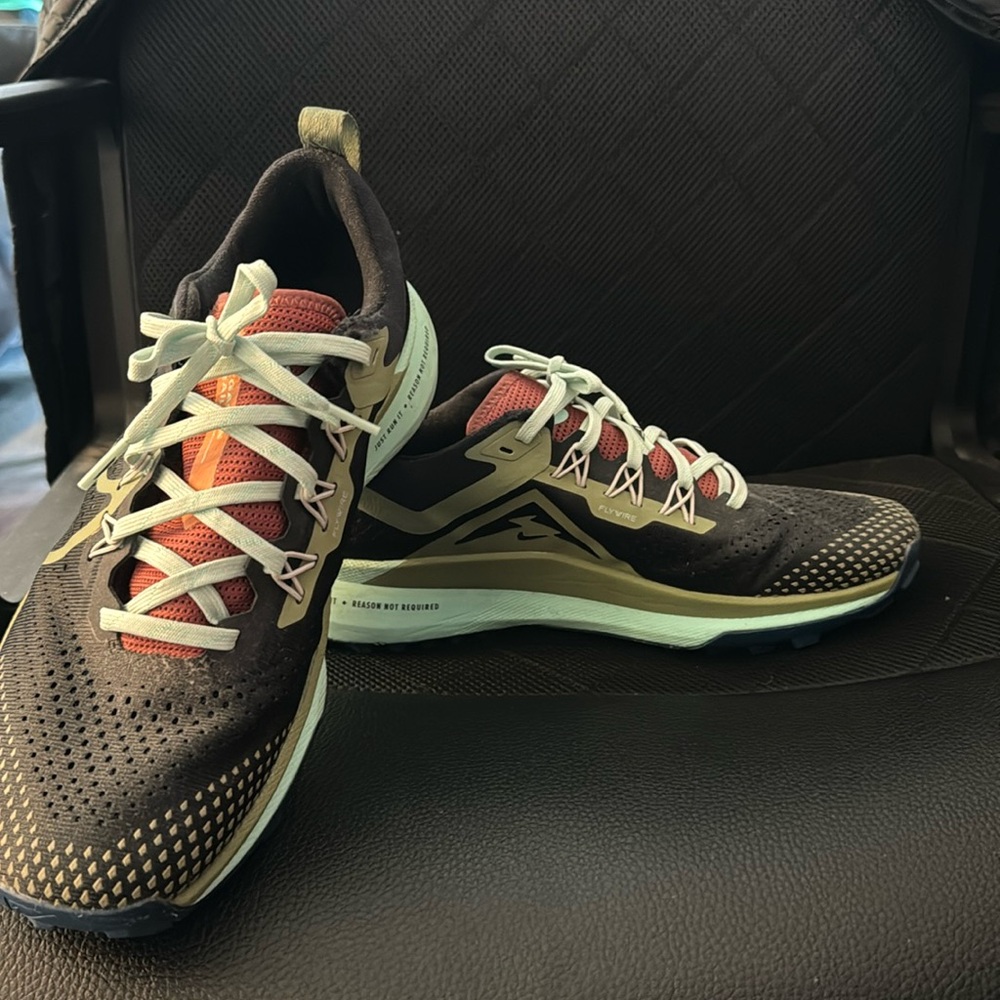 NIKE
REACT PEGASUS TRAIL 4
"Alligator"